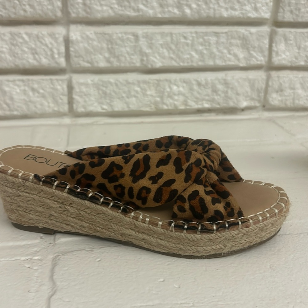 Leopard wedge. Boutique by corky’s. Size 7. EUC.